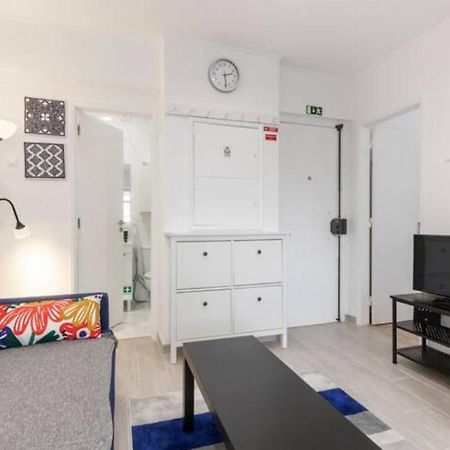 Beautiful 1 Bedroom Apartment Near Benfica Lisbona Esterno foto
