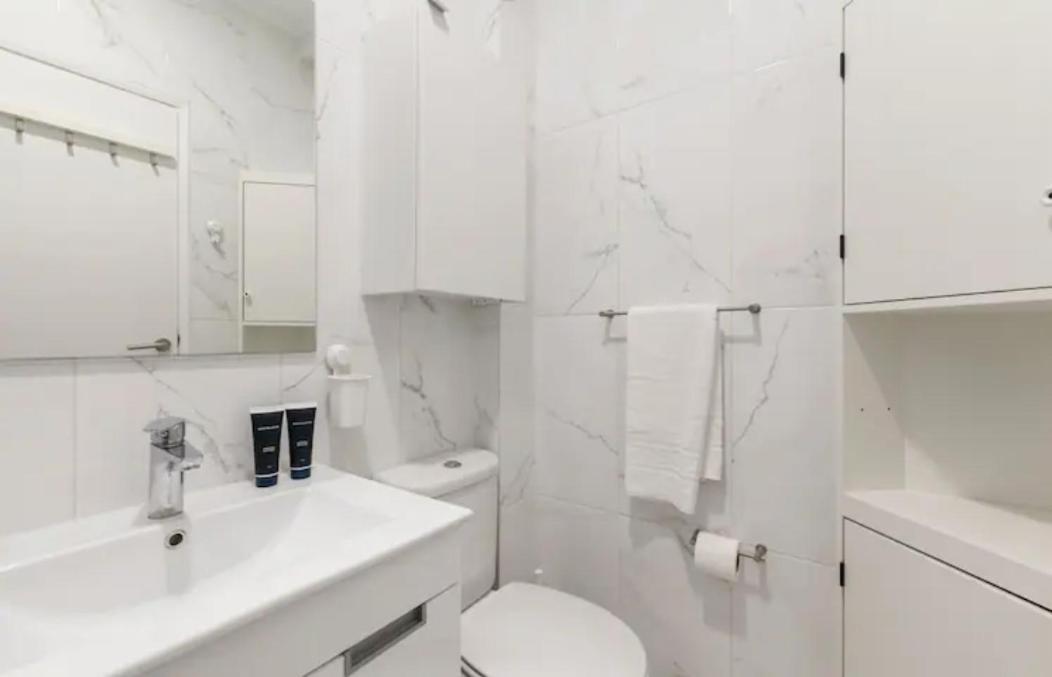 Beautiful 1 Bedroom Apartment Near Benfica Lisbona Esterno foto