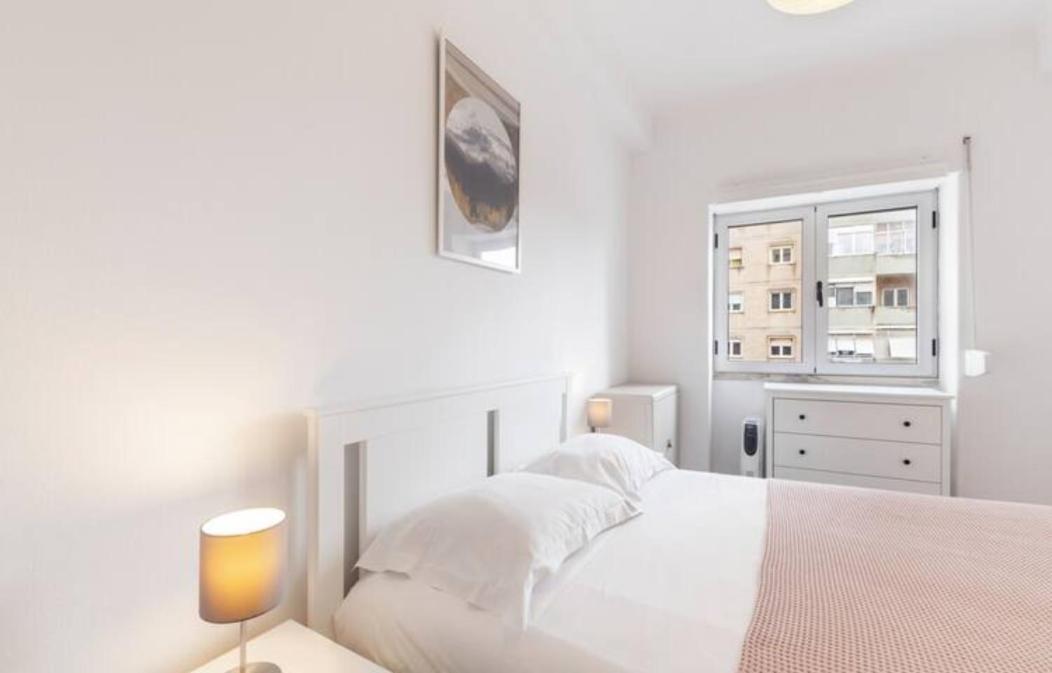 Beautiful 1 Bedroom Apartment Near Benfica Lisbona Esterno foto