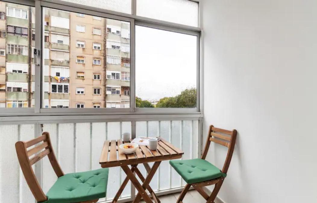 Beautiful 1 Bedroom Apartment Near Benfica Lisbona Esterno foto